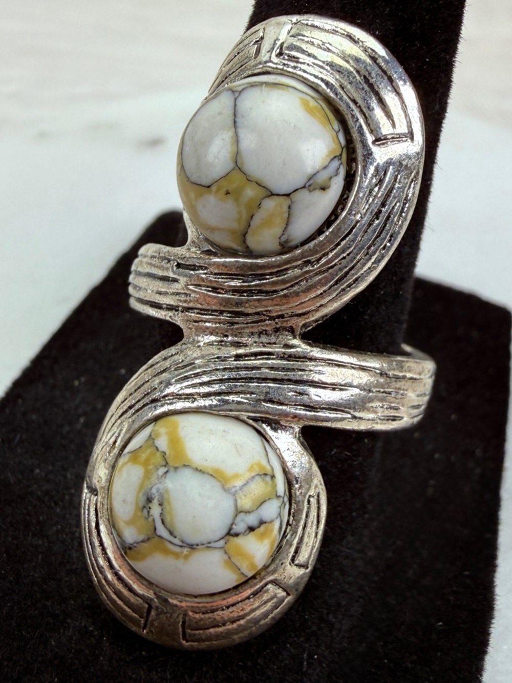 Gorgeous bohemian Silvertone Long size 8 ring